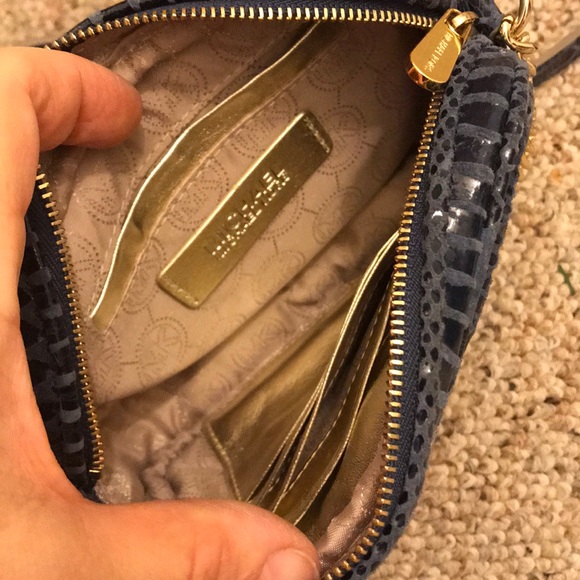 MICHAEL Michael Kors Mini Bag 💋Like New Crossbody - Picture 8 of 11